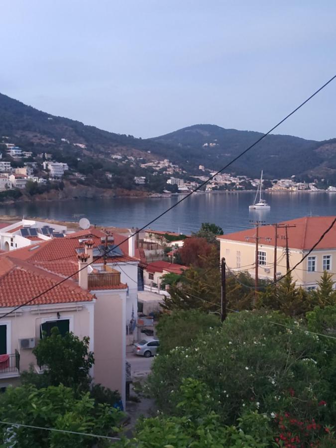 Elthimia'S Apartment Poros Town Eksteriør bilde